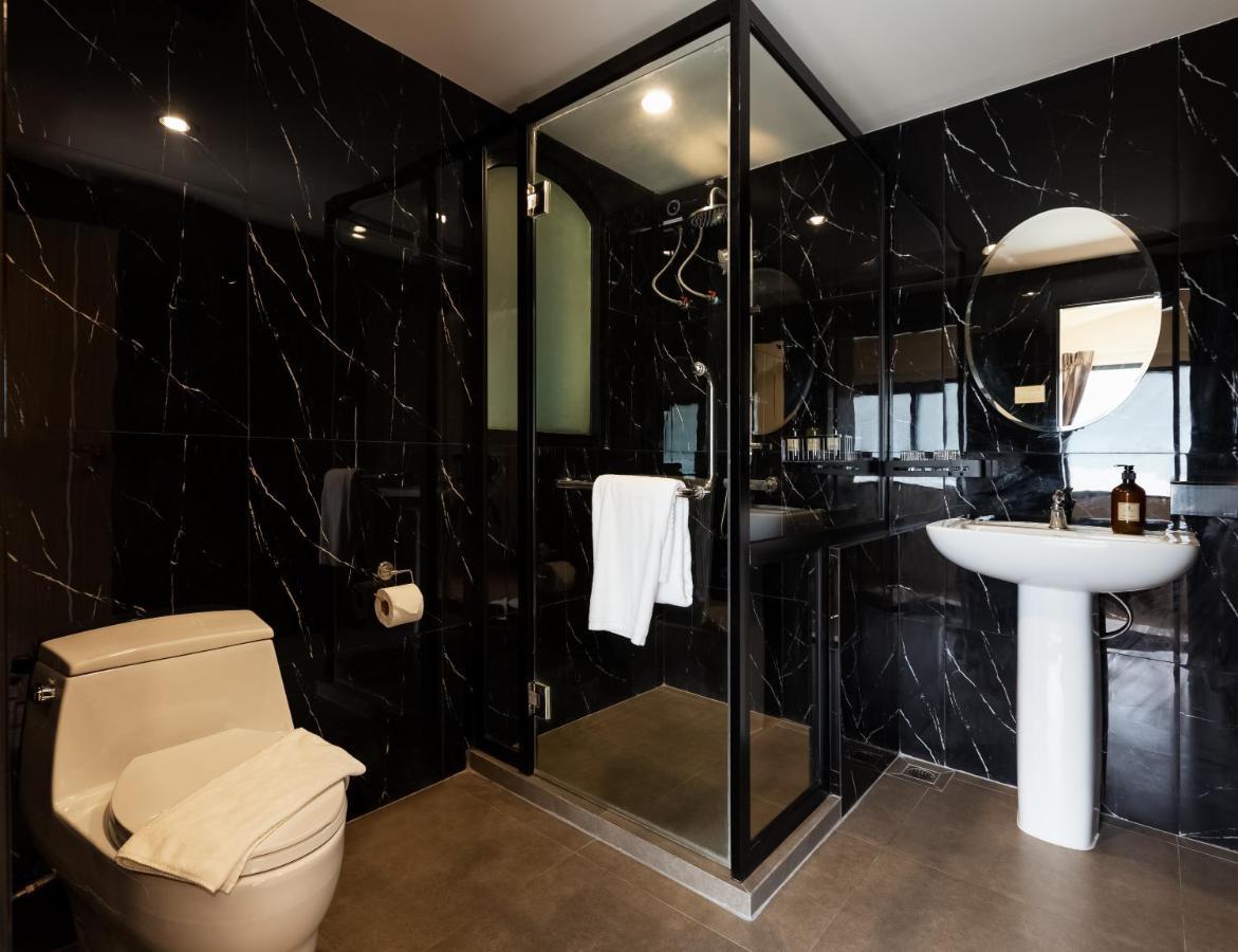 Heaven Boutique Hotel Банкок Екстериор снимка
